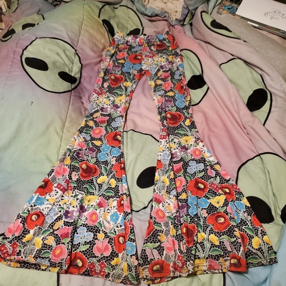 Jades London floral bell bottom flares - Picture 3 of 10